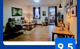 Johnis Fewo, Naehe Stadtzentrum Und Uni In Sehr Ruhiger Lage Mit Terrasse Und Eigenem Parkplatz